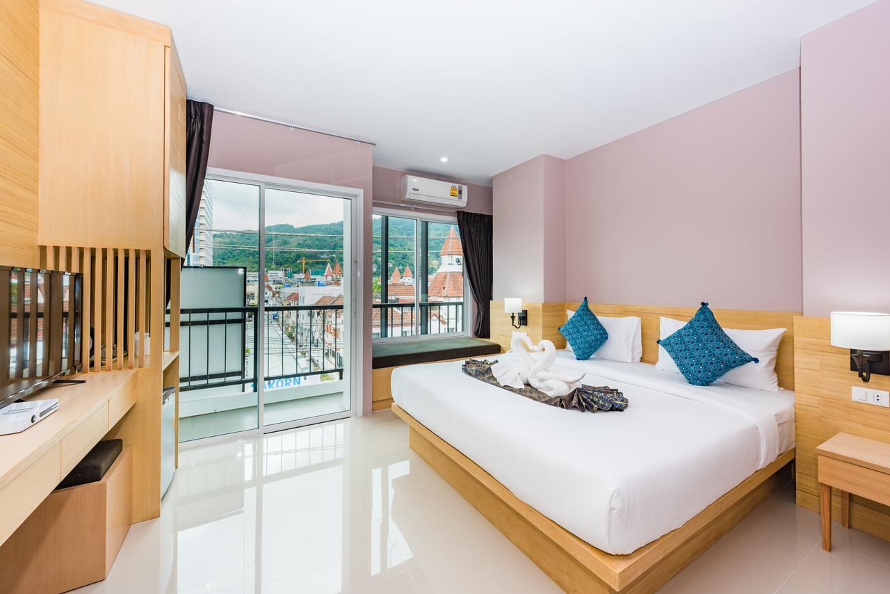 Royal Luxury Hotel Patong Exterior foto